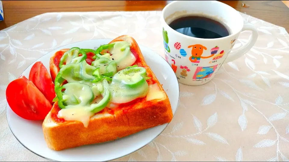 Snapdishの料理写真:4/21の朝ごはん☕🍞🌄
ピザトースト|卯月さん