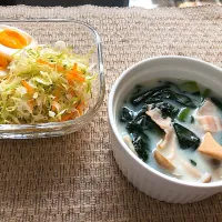 Snapdishの料理写真:サラダとほうれん草のクリームスープ|maaayuさん