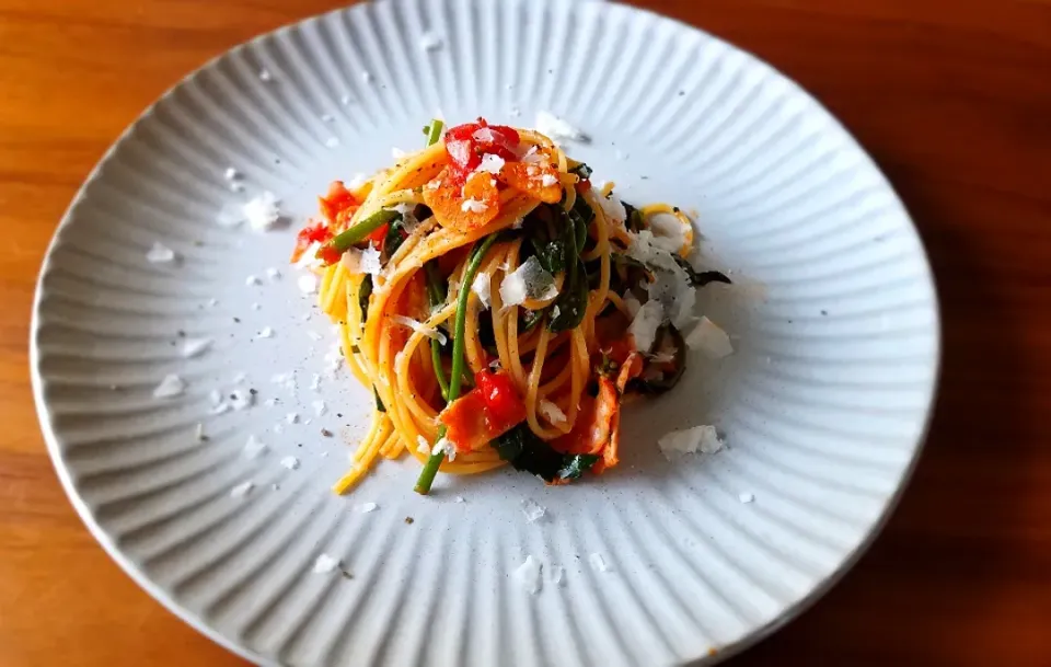 菜の花とベーコンのトマトパスタ🍅
ペコリーノ添|masaki .fさん