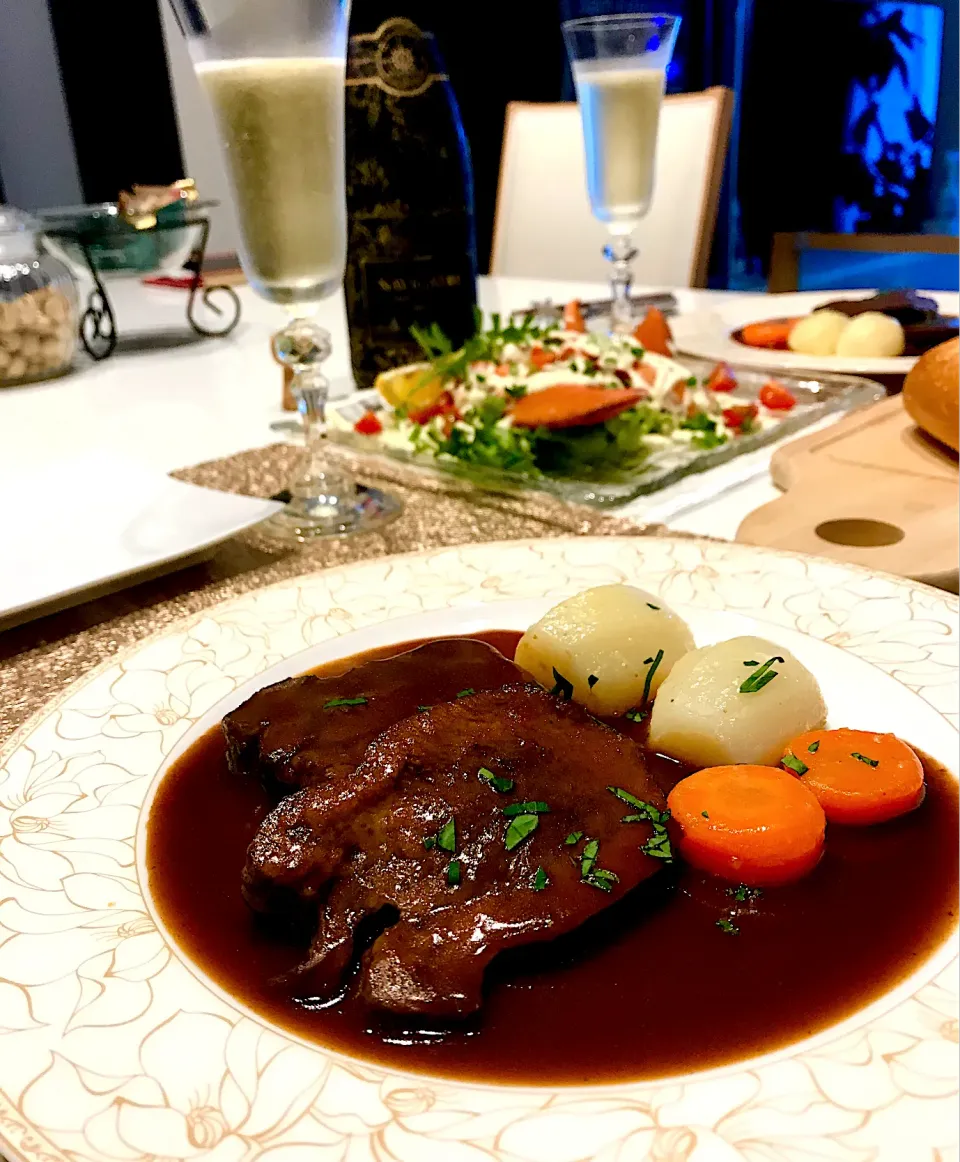 Snapdishの料理写真:タンシチュー🍽➰🥂😋|ナムナムさん