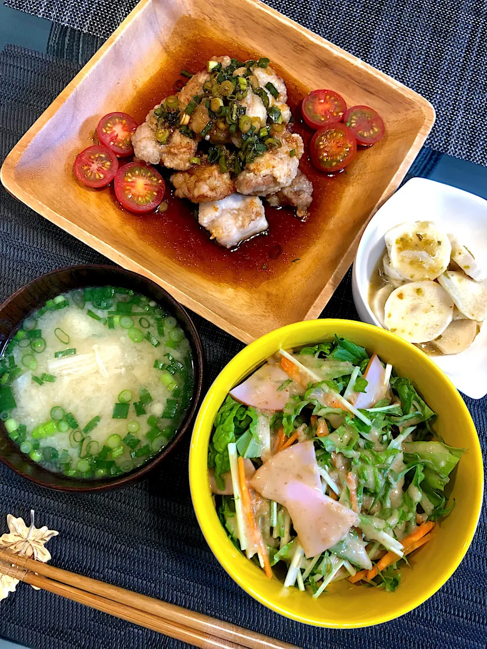 油淋鶏、長芋の柚子胡椒和え、ハムと水菜のサラダ、えのきとお揚げの味噌汁|okmtsekさん