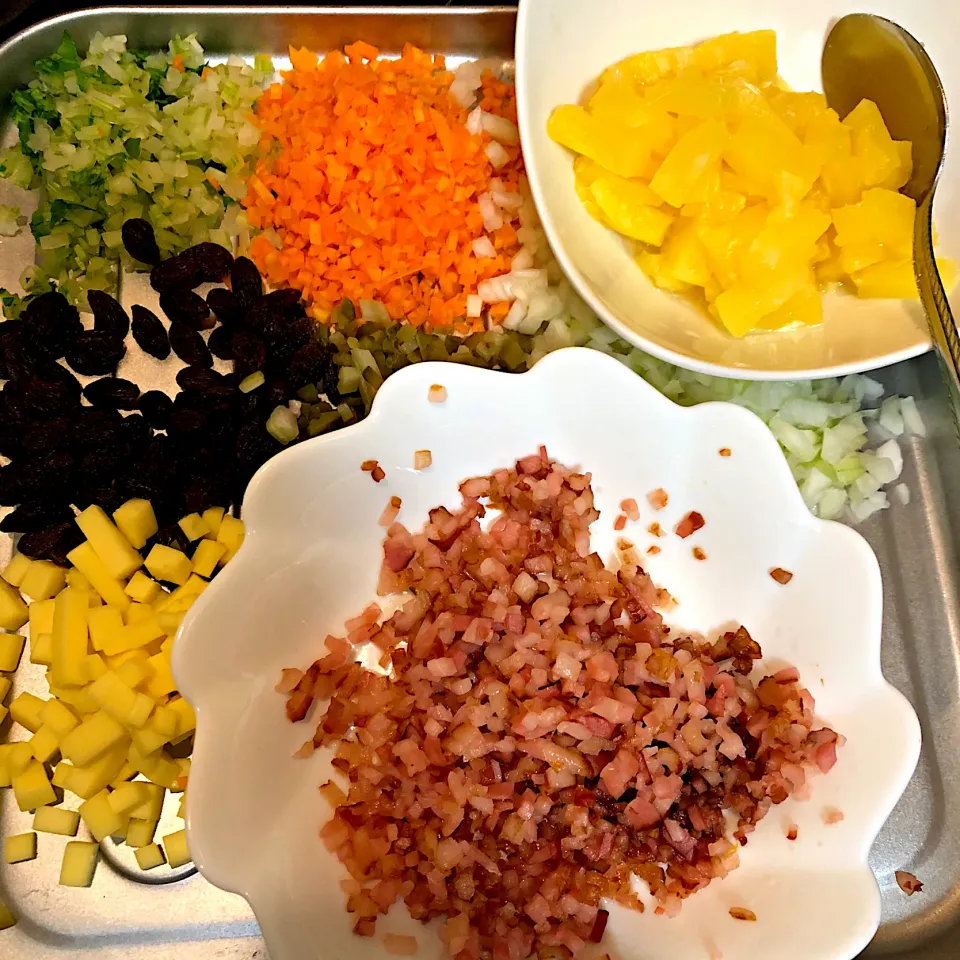 Ingredients for making my macaroni salad|Laarni Nabongさん