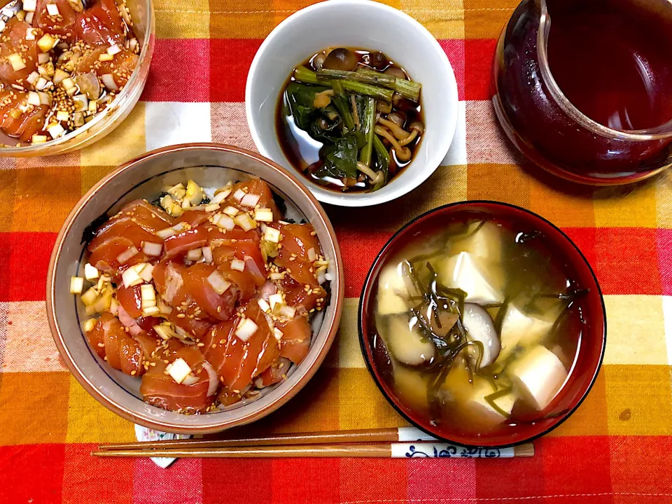 Snapdishの料理写真:メバチマグロの漬け丼|Misako Kojimaさん