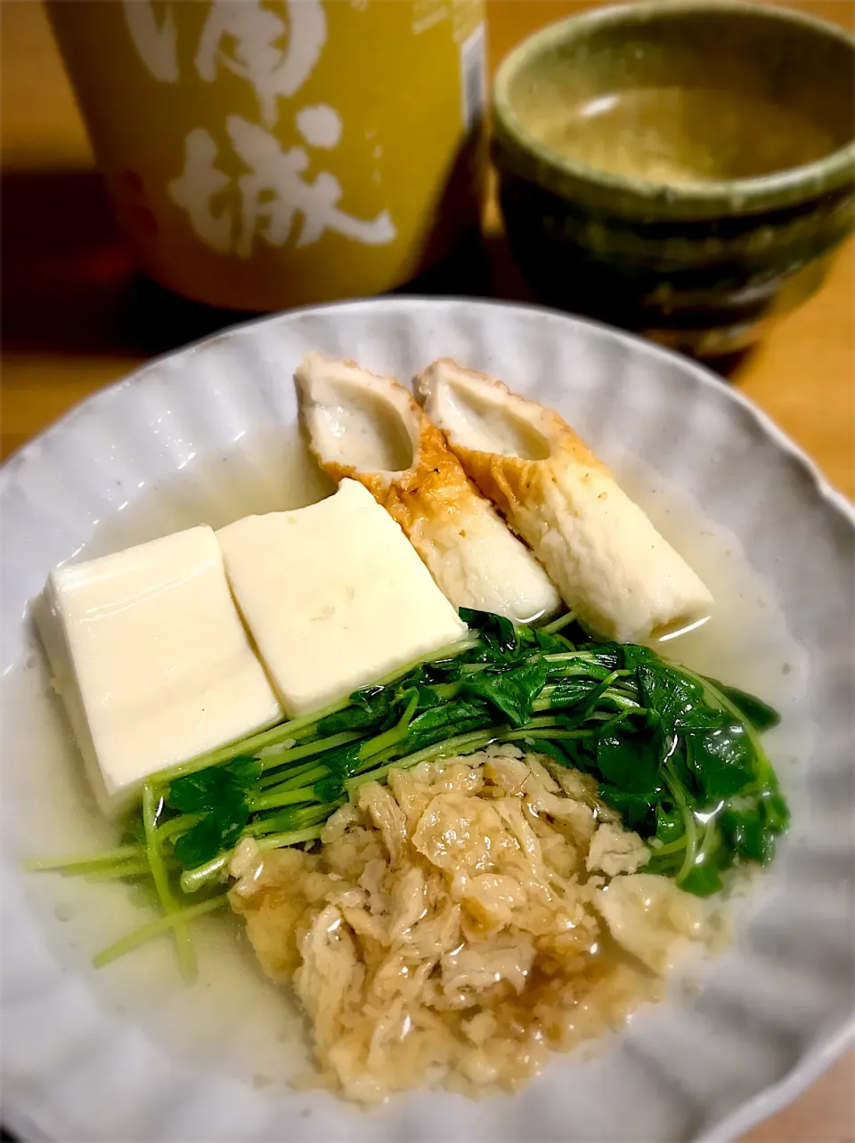 Snapdishの料理写真:即席おでん（豆腐/竹輪/豆苗/牛カス）|deekay71さん