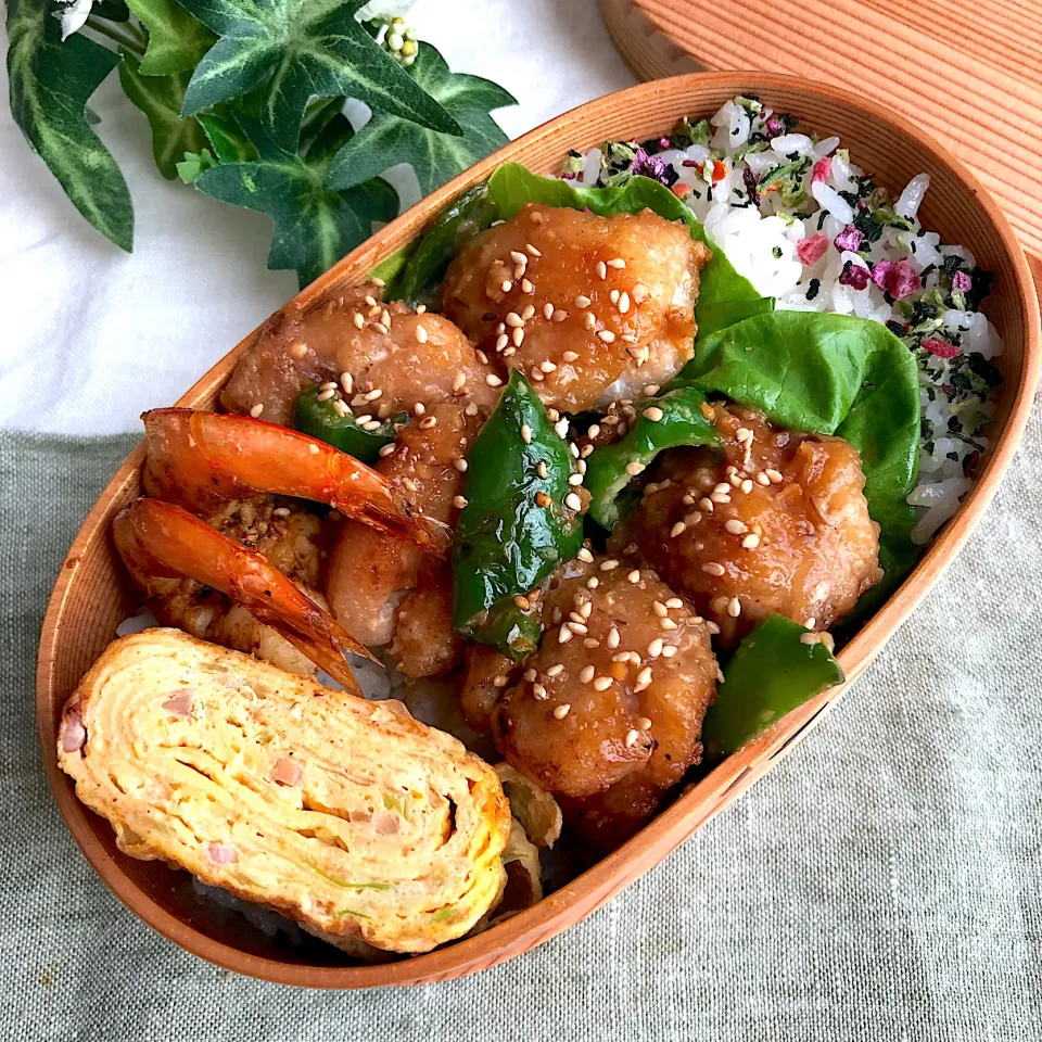 Snapdishの料理写真:鶏肉とピーマンのにんにくごま味噌炒め弁当|あここさん