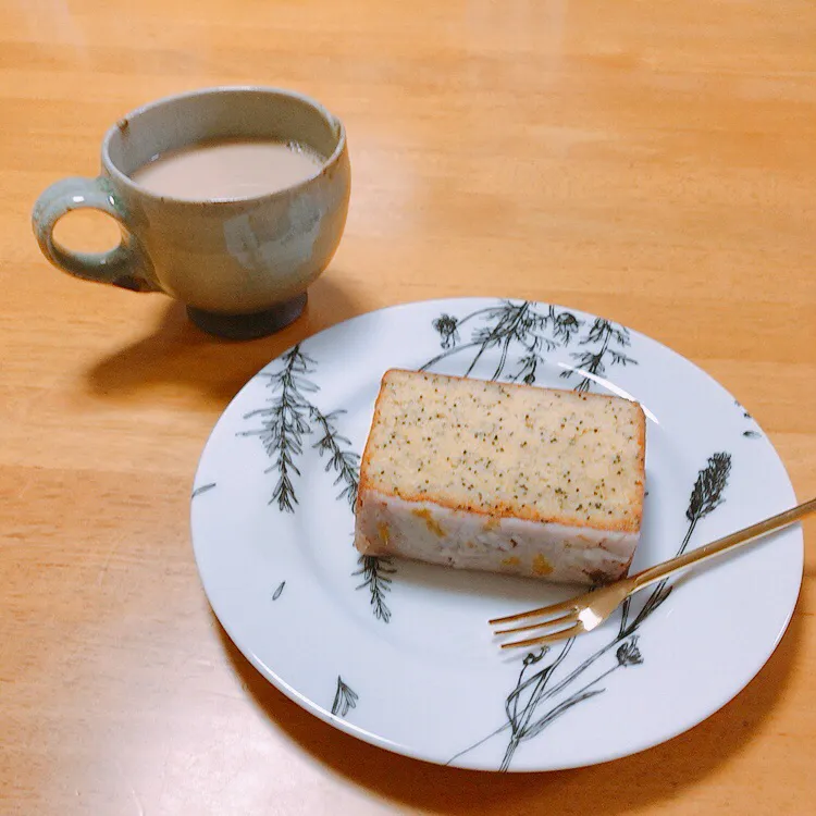 広島レモンとポピーシードのケーキ🍋|ちゃみこさん