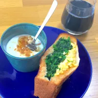 Snapdishの料理写真:ほうれん草たまごサンド🥚✨|りりさん