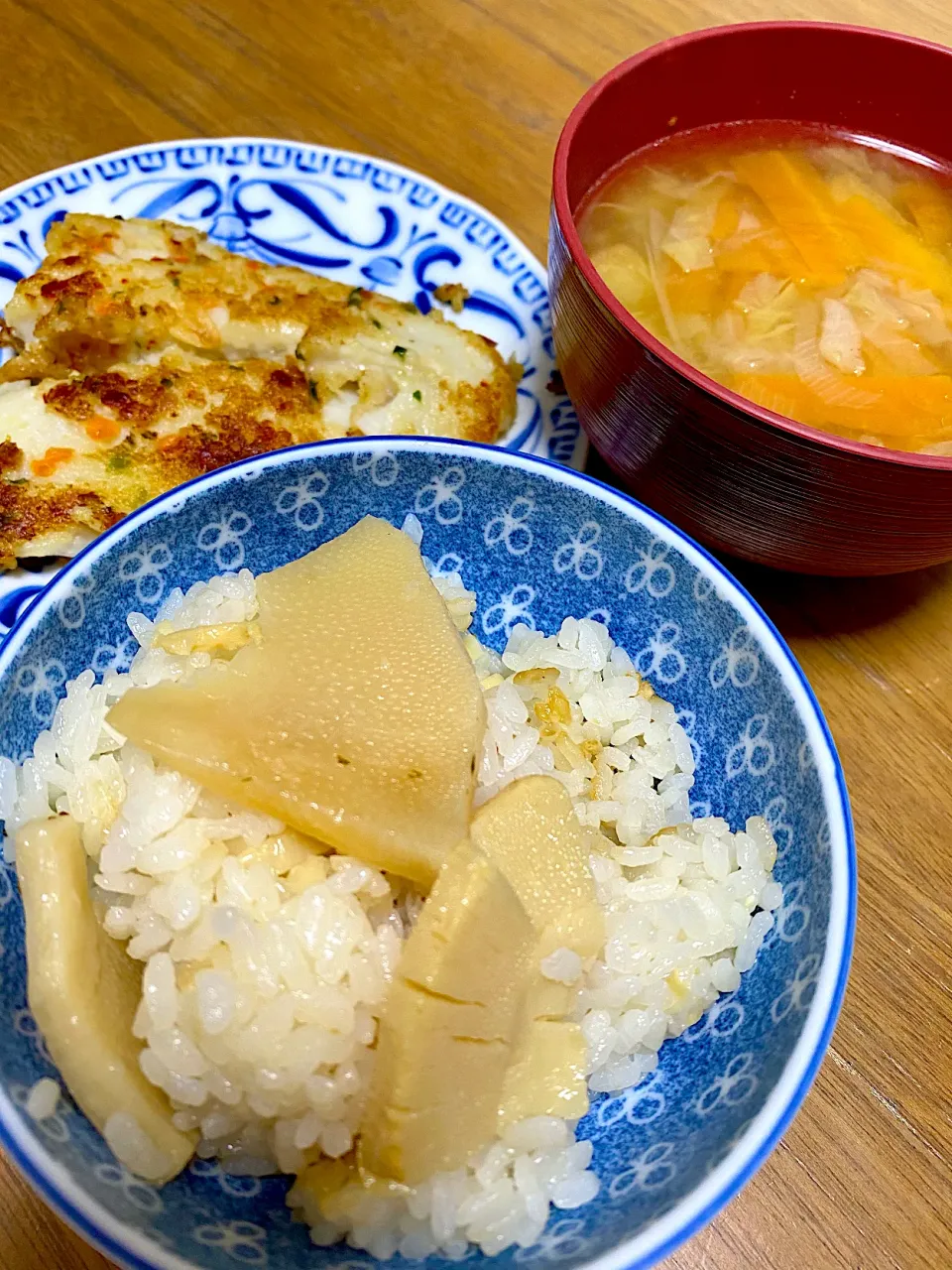 筍ご飯炊いてみた😅…と平目のムニエルと春キャベツと人参のお味噌汁|ひめちゃんさん