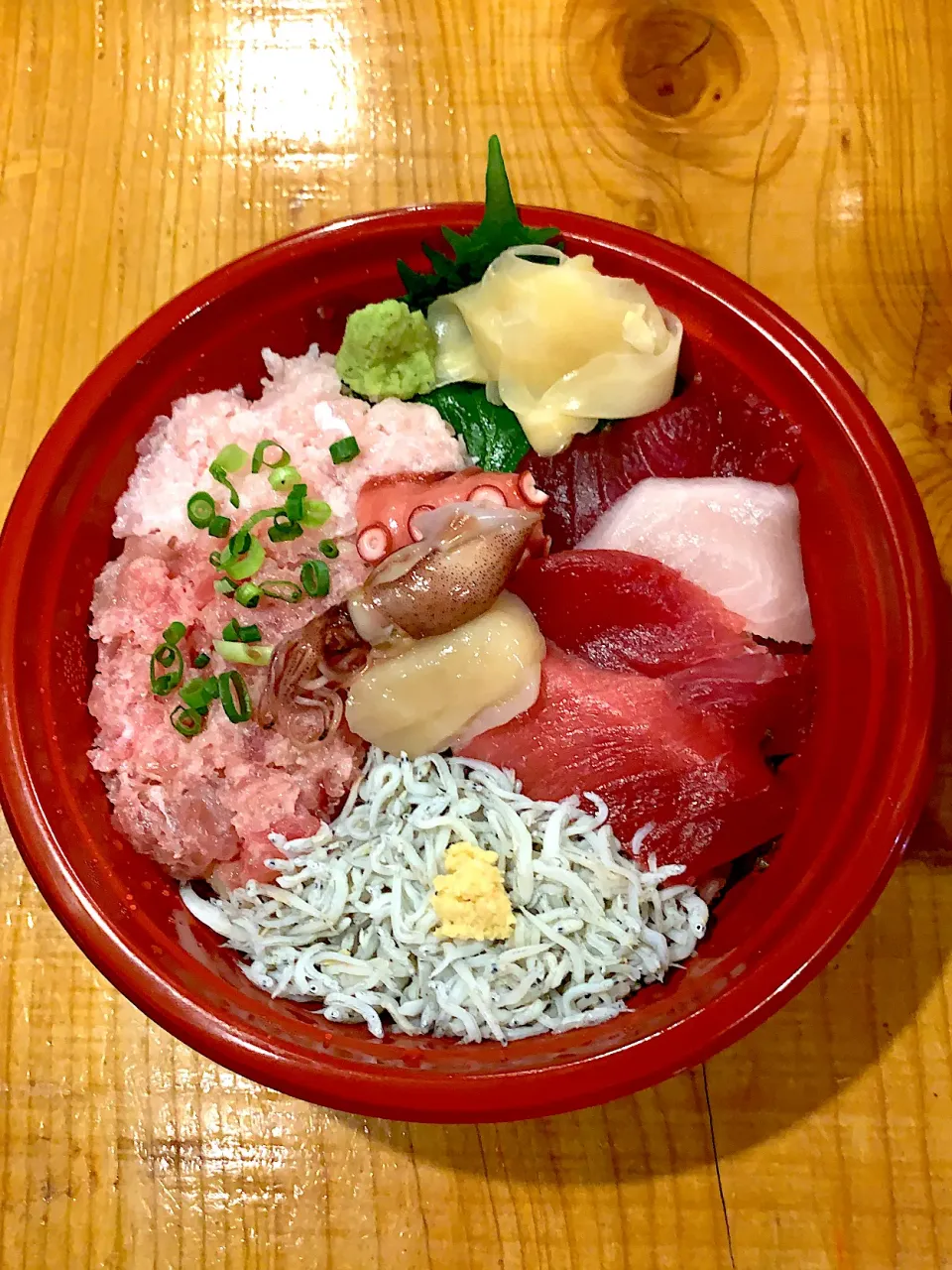 Snapdishの料理写真:マグロ、ネギトロ、しらす丼|a,sさん