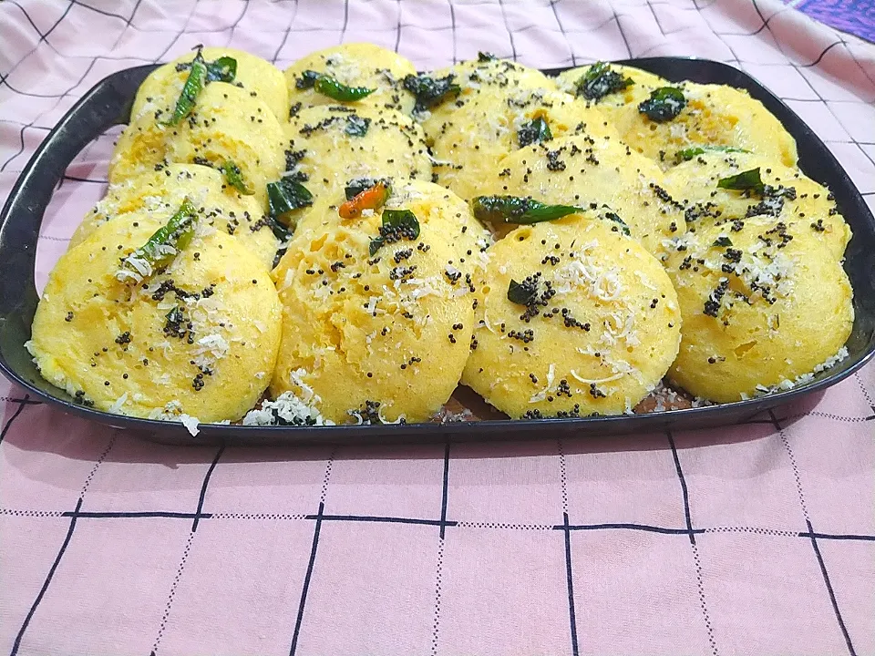 Dhokla... In Idli shape...!! 😋|Hagridさん