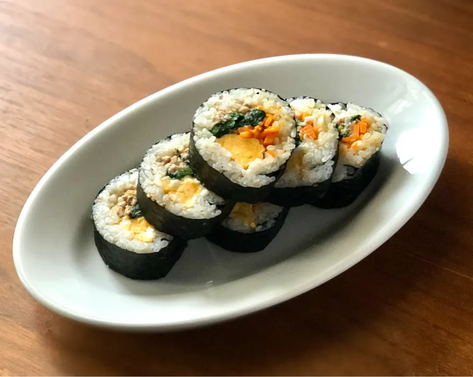 肉味噌でキンパ　　　　　　　　　Korean-style makizushi with meat miso|マユマユさん