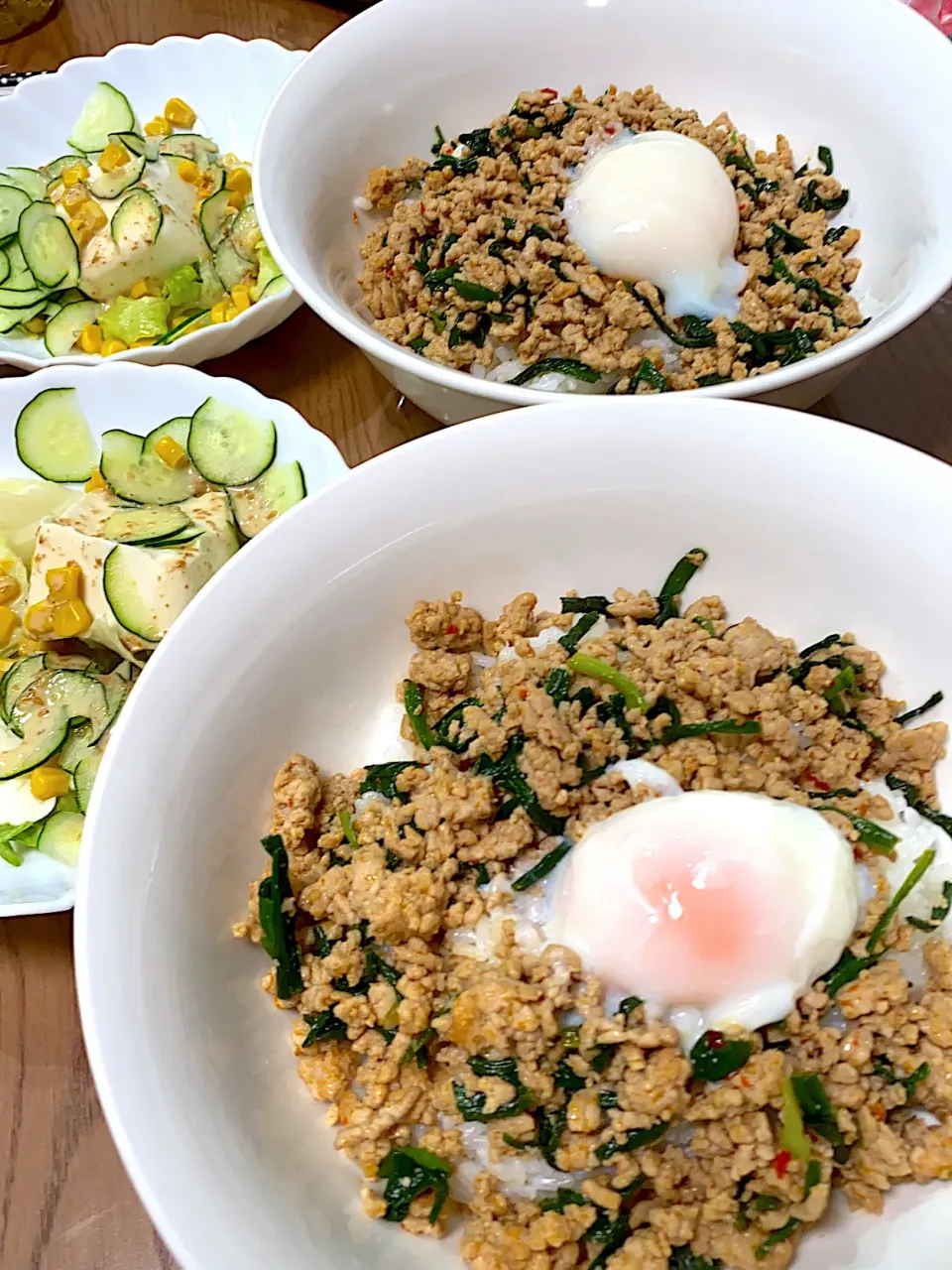 ニラのスタミナ丼、豆腐サラダ🥗|ゆーママさん