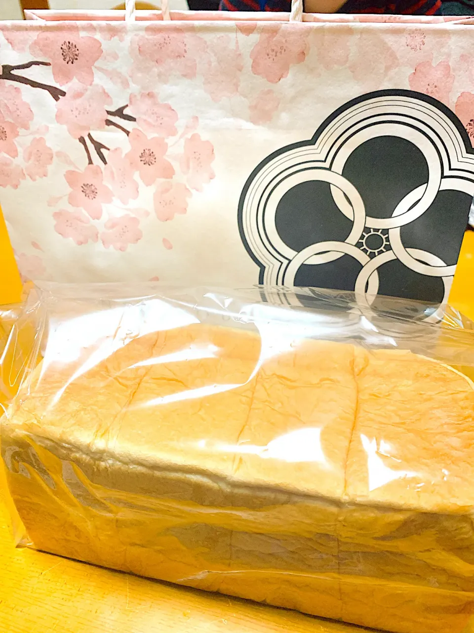 高級食パン🍞🌸|くろねこっく🐈‍⬛さん