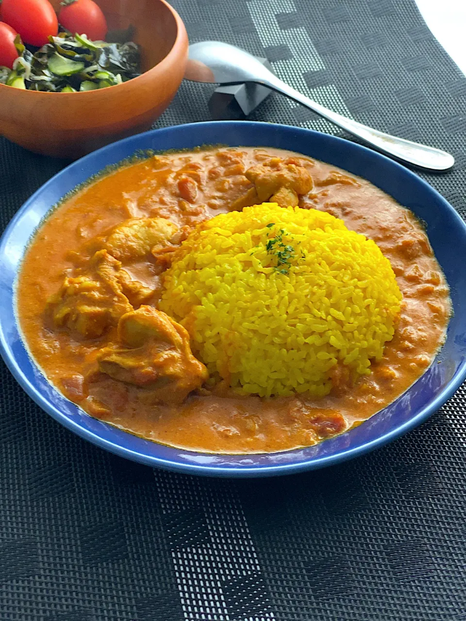 鶏肉をヨーグルトで3時間漬け込んだバターチキンカレー|きしださん