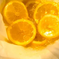 Snapdishの料理写真:甘酸っぱくておいしいレモン飴🍋|こめこねこさん