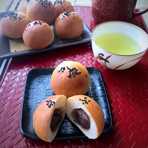 「甘酒パン部」を使ってみたSnapdishの料理・レシピ写真:きみちさんの料理 ごまたれ餅イン🍞市販のあんころ餅でトライ！