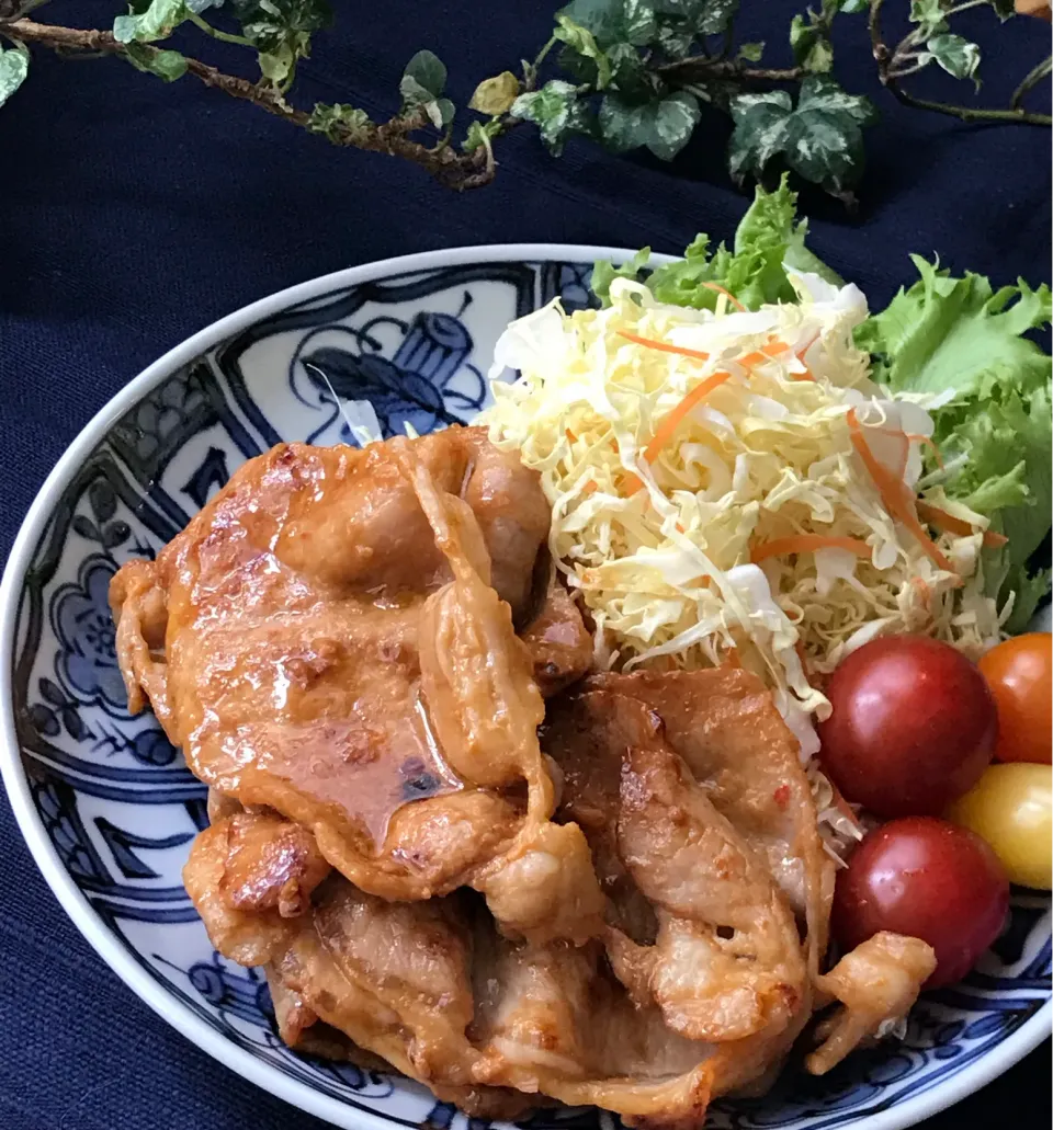 Snapdishの料理写真:🐷白飯ススム🍚🥢豚ロースのガーリック味噌漬け焼き🐷🍚🥢|Hollyさん