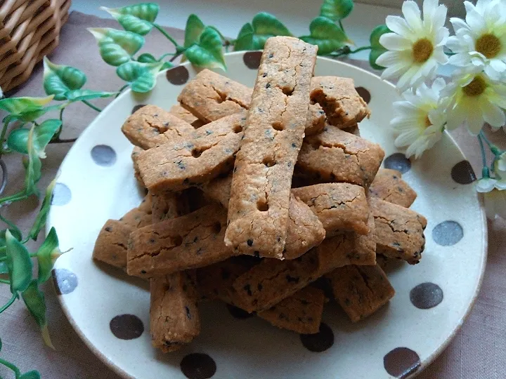 Snapdishの料理写真:✽黒ごまきなこクッキー✽|＊抹茶＊さん