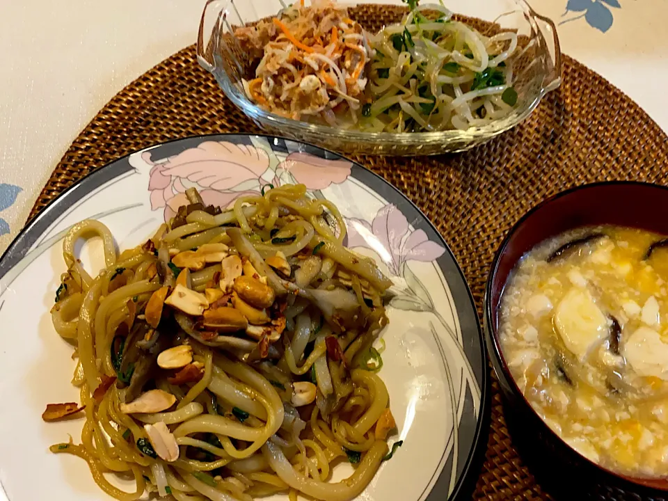 慣れない夕ご飯　マレーシア焼きそば|みよしようこさん