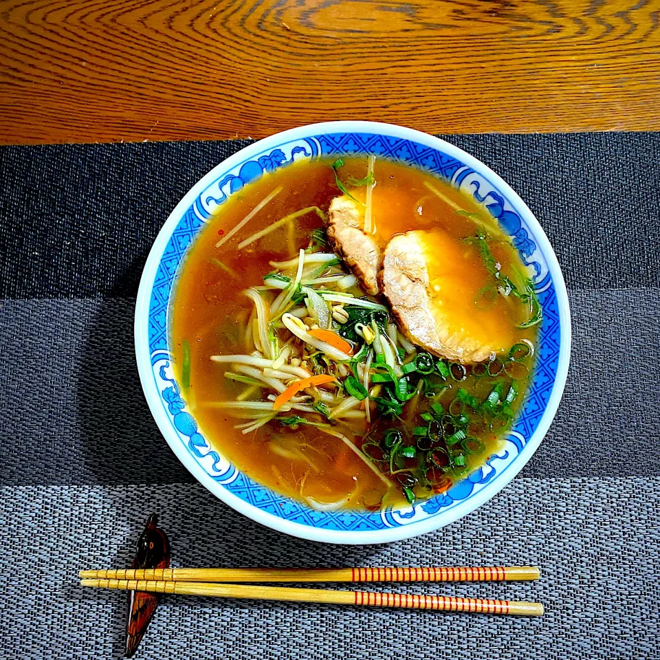 Snapdishの料理写真:醤油豚骨ラーメン|yakinasuさん