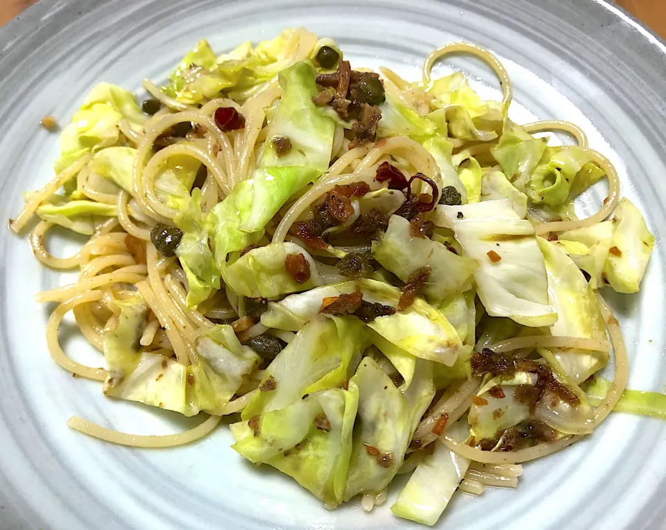 キャベツとアンチョビのスパゲッティ🍝|buhizouさん