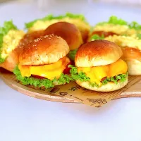 Snapdishの料理写真:Chicken mini burger|tippyさん