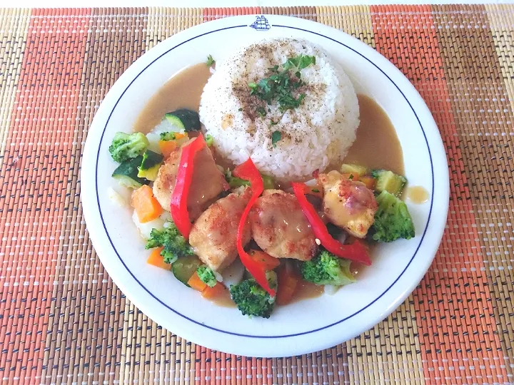 Snapdishの料理写真:Coconut milk chicken|Walterさん