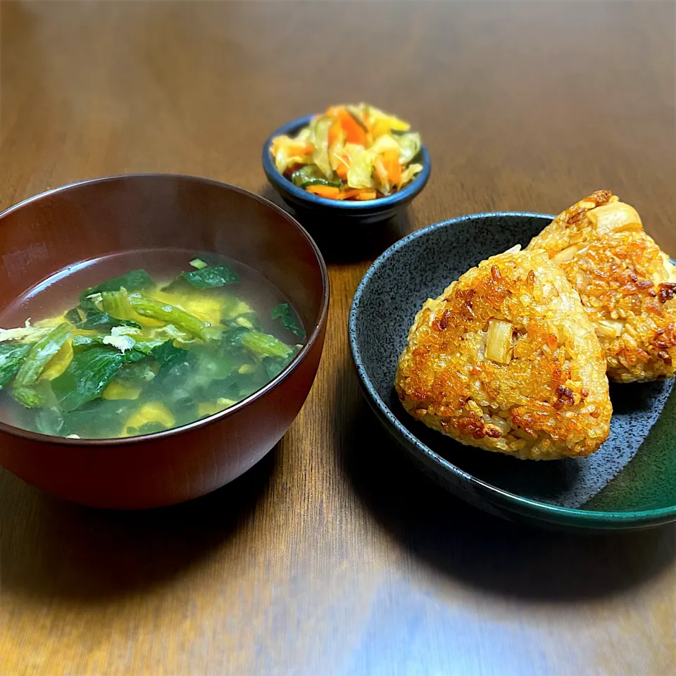 Snapdishの料理写真:たけのこご飯の焼きおにぎり|AYKFさん