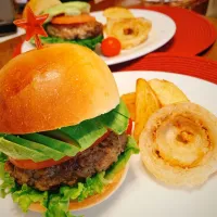 Snapdishの料理写真:コロナ自粛ッキングのバンズも手ごねバーガー|よよさん