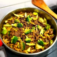 Snapdishの料理写真:Beef with brocolli and mushrooms 🥦🍄
#beefwithbrocolliandmushrooms
#chinesefood|ellaellaemさん