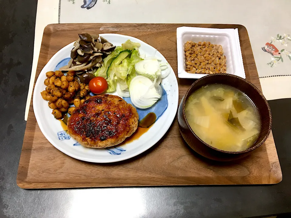 Snapdishの料理写真:豆腐のつくねハンバーグのご飯|みよさん