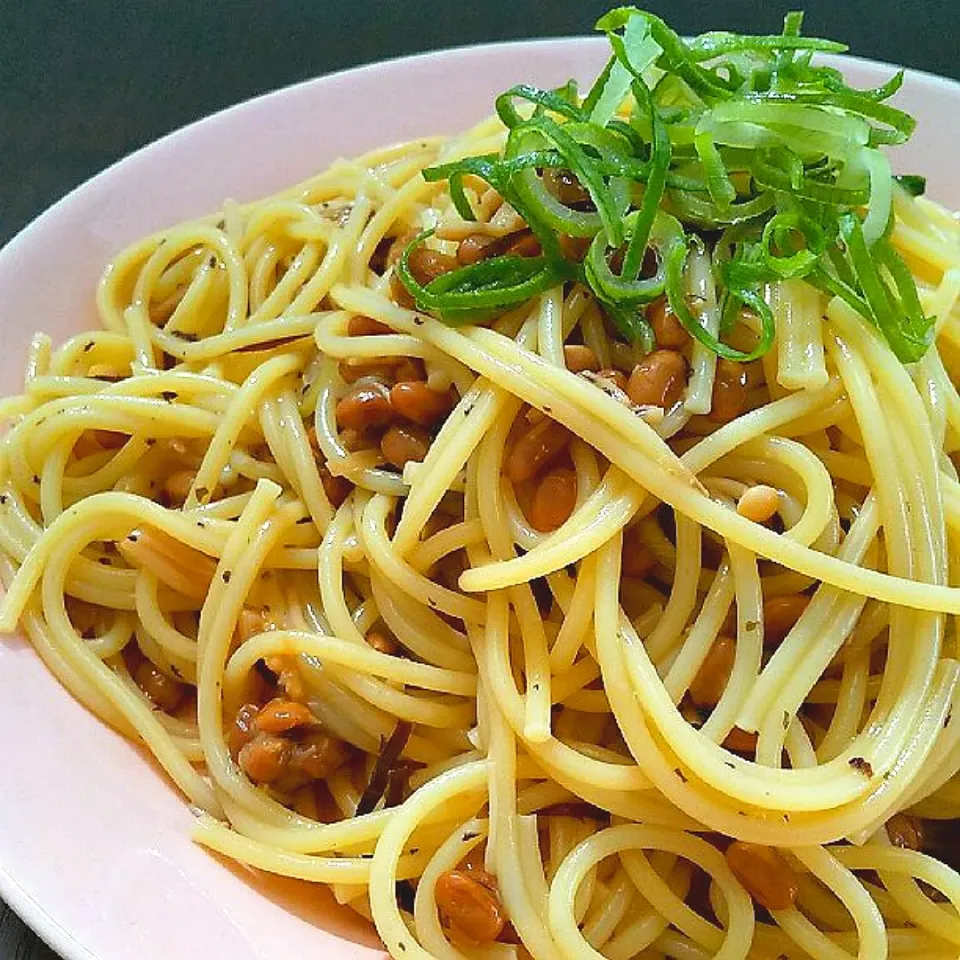 納豆となめ茸の塩昆布ゆかりパスタ|じょうさん