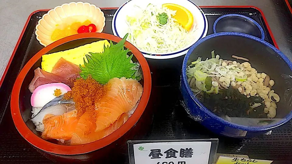 生ちらし丼＆ハーフ山菜そばセット|nyama1さん