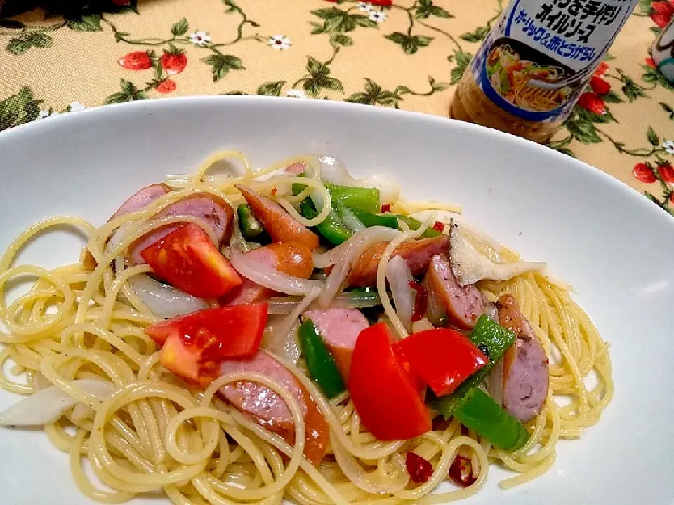 ☆今日のお昼ご飯☆　ガーリック＆赤とうがらしのオイルソースでパスタ|hamamaさん