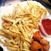 AYESHAQAZI's dish Oregano fries with
Tender pops and sauce🔥|AYESHAQAZIさん