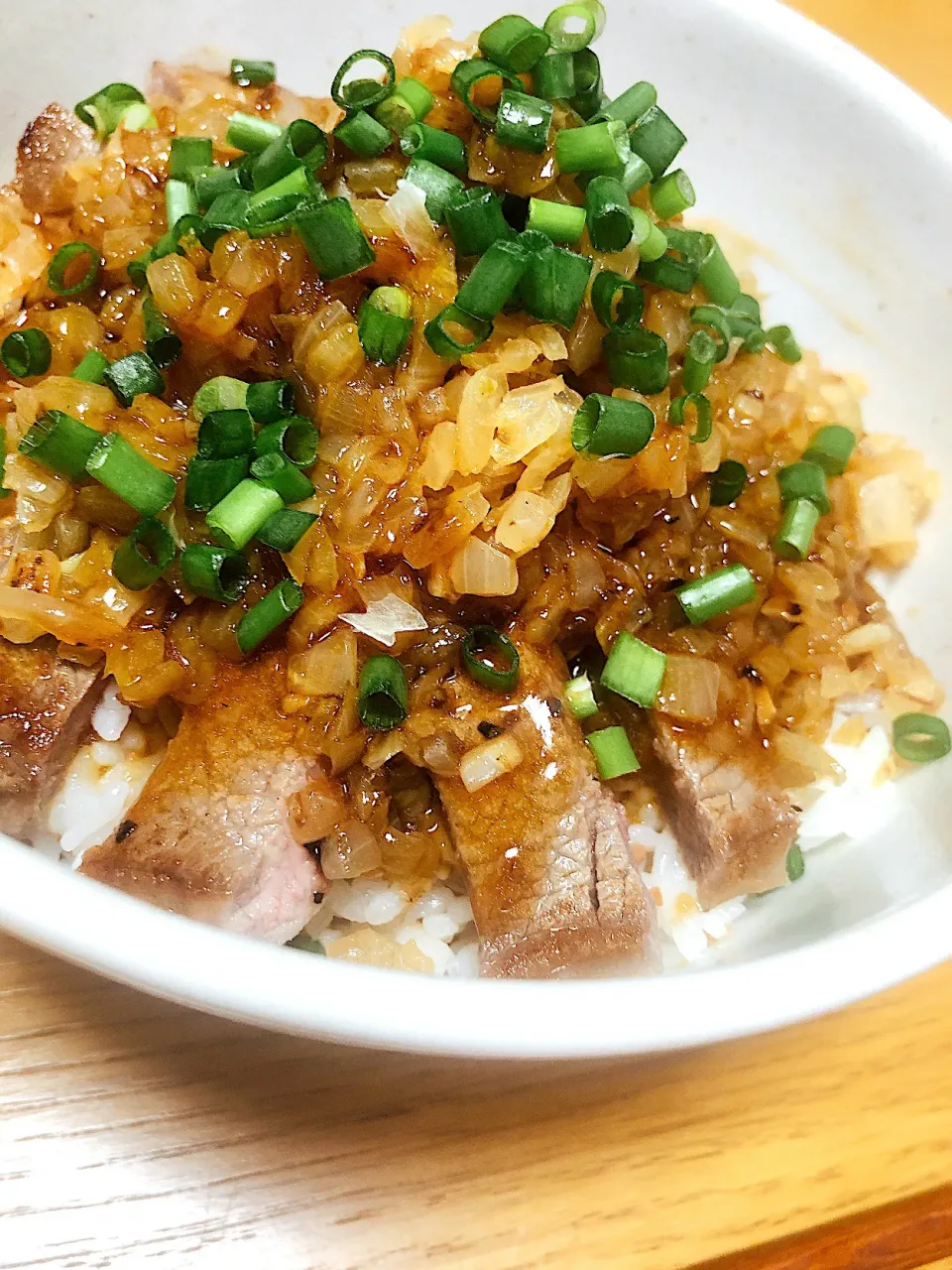 【食戟のソーマ】シャリアピンステーキ丼|あそうさん