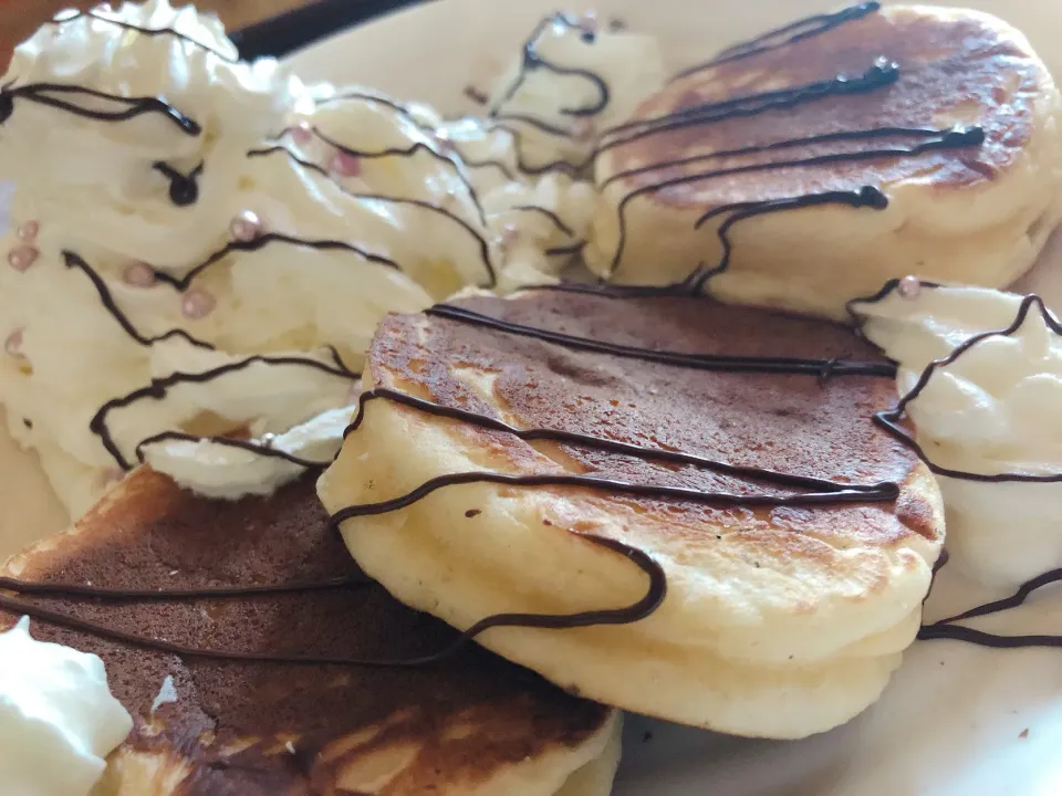 もちもちパンケーキ🥞初めてパンケーキ作りました！！|おしみさん