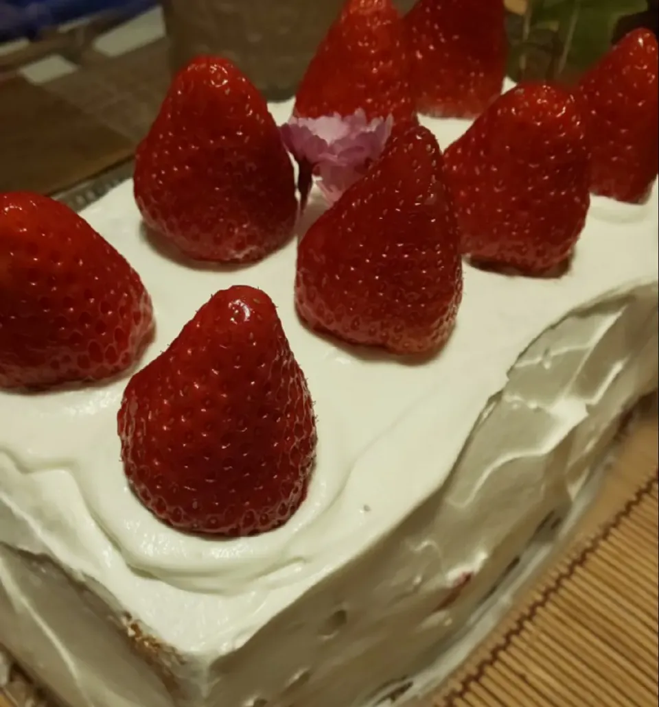 Snapdishの料理写真:信州地粉の
苺ショートケーキ🍰|miyuki🌱さん