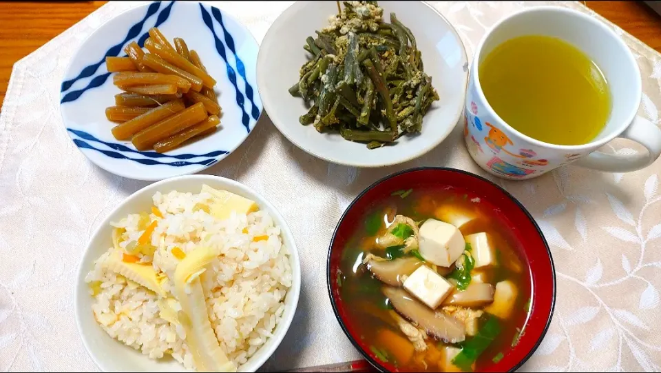 4/25の朝食
筍と蕗の炊き込みご飯|卯月さん