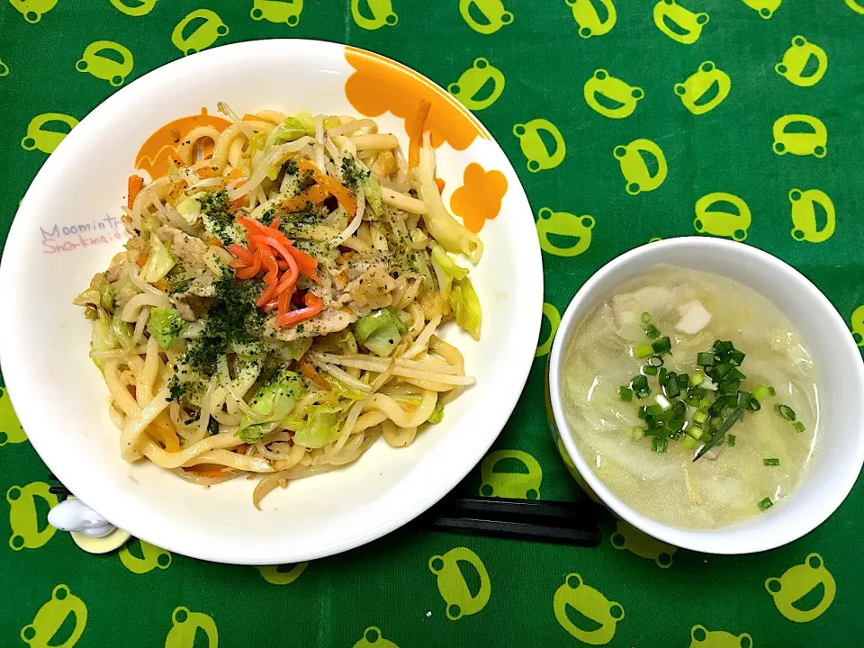 Snapdishの料理写真:焼うどん×野菜スープランチ|morimi32さん