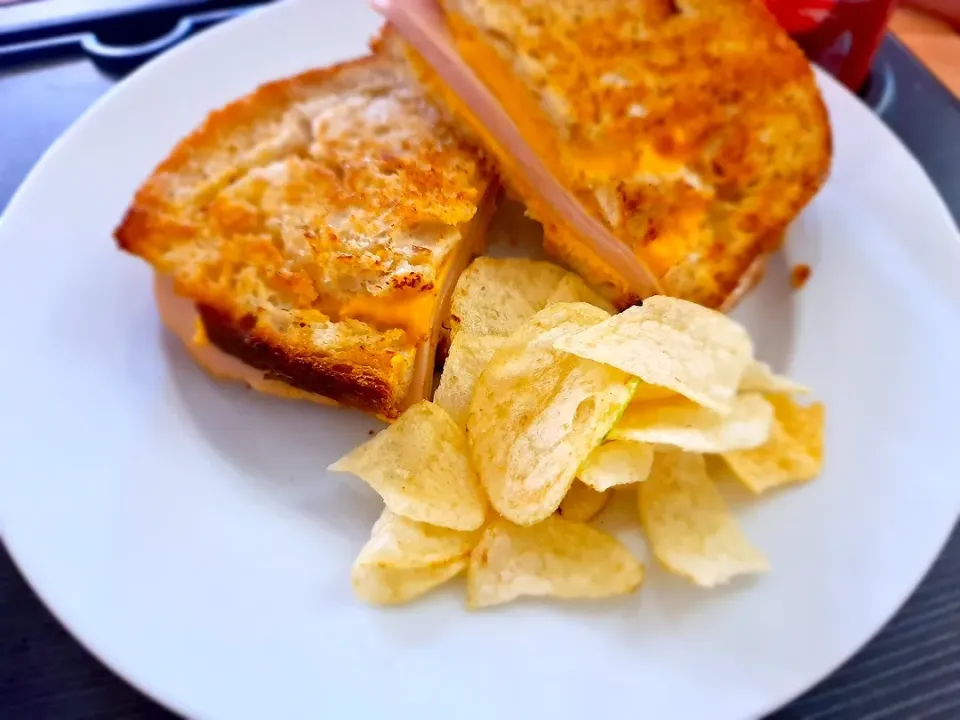 my homemade grilled turkey and cheese  for lunch|Yoj Eirrem Losさん