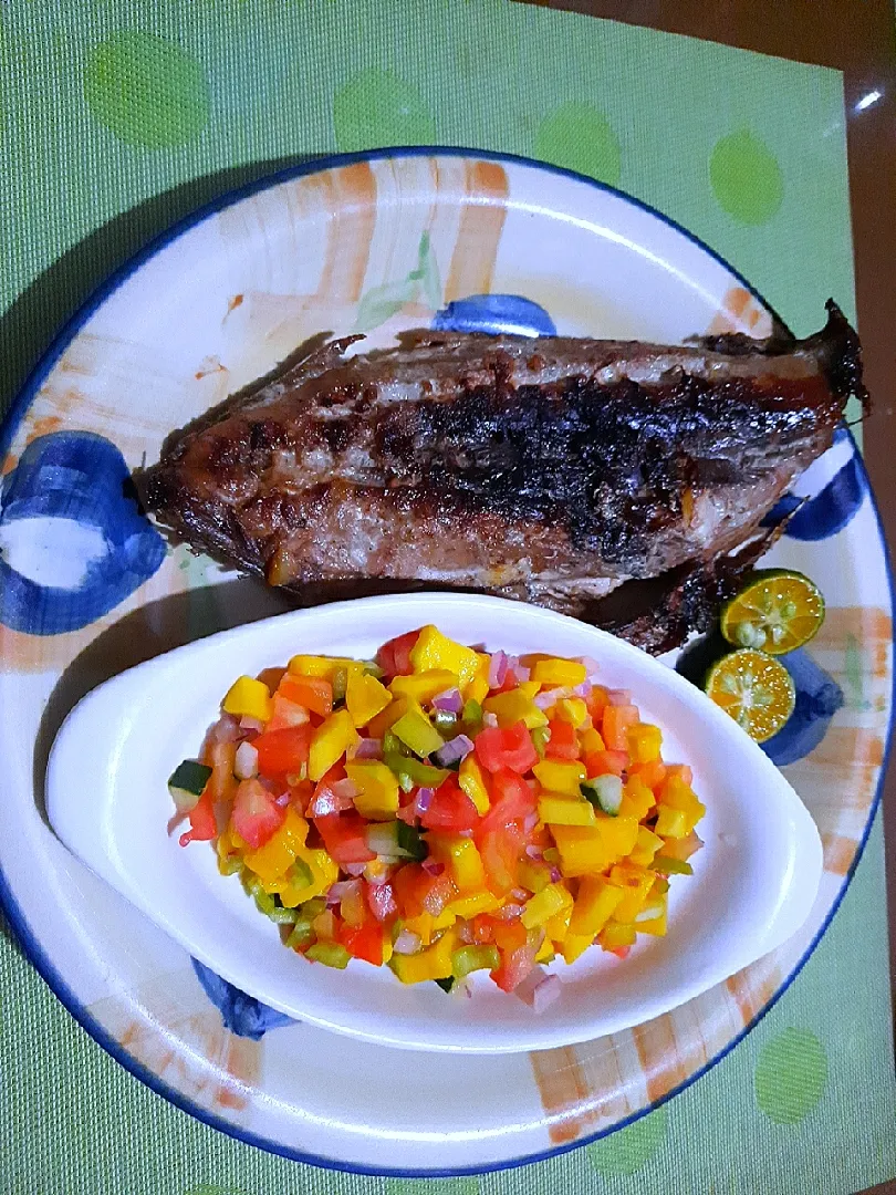 Grilled Tuna Belly with Mango salad|Joy Timbolさん