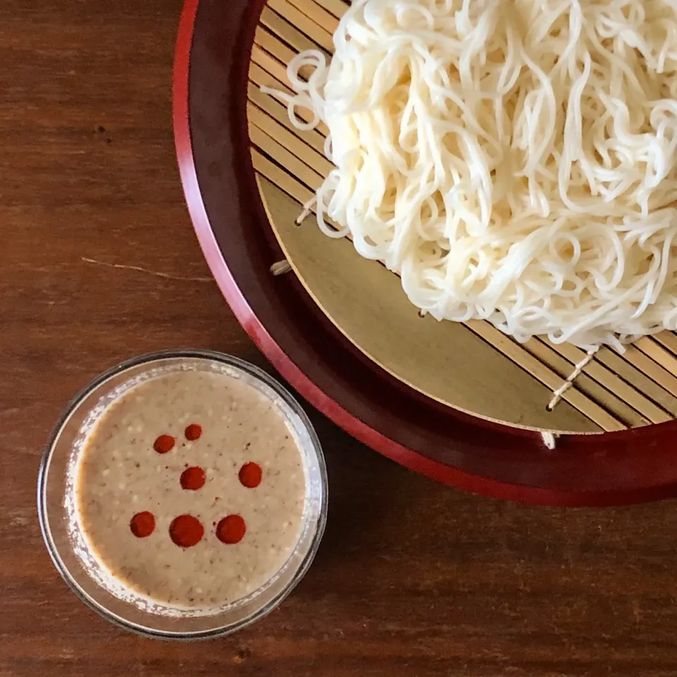 ピリ辛豆乳胡麻だれで素麺　　　　　　　　　Somen noodles with Spicy soy milk sesame sauce |マユマユさん