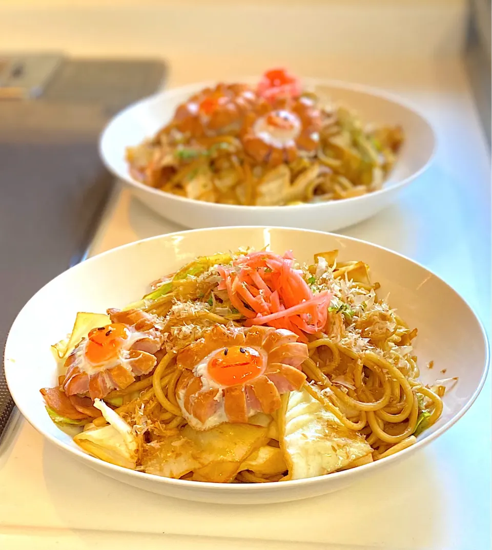 焼きそばにうずら卵|かっちゃん杉さん