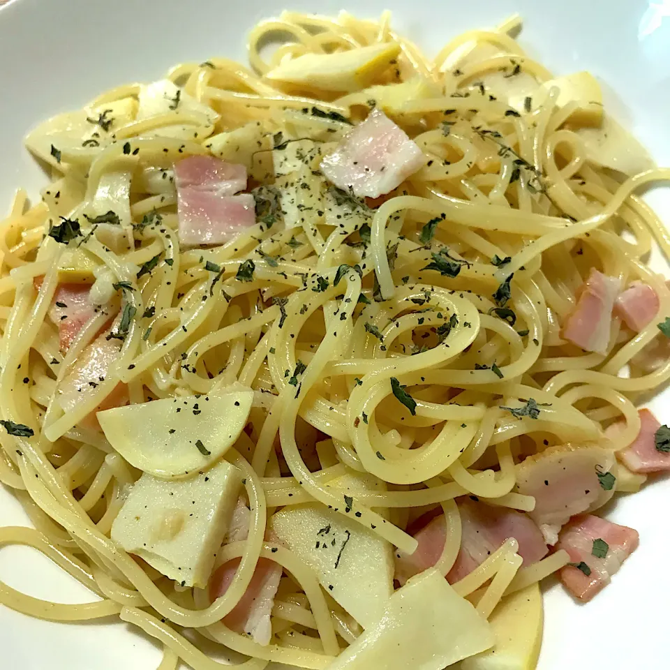 Snapdishの料理写真:たけのことベーコンのスパゲティ🍝|純さん