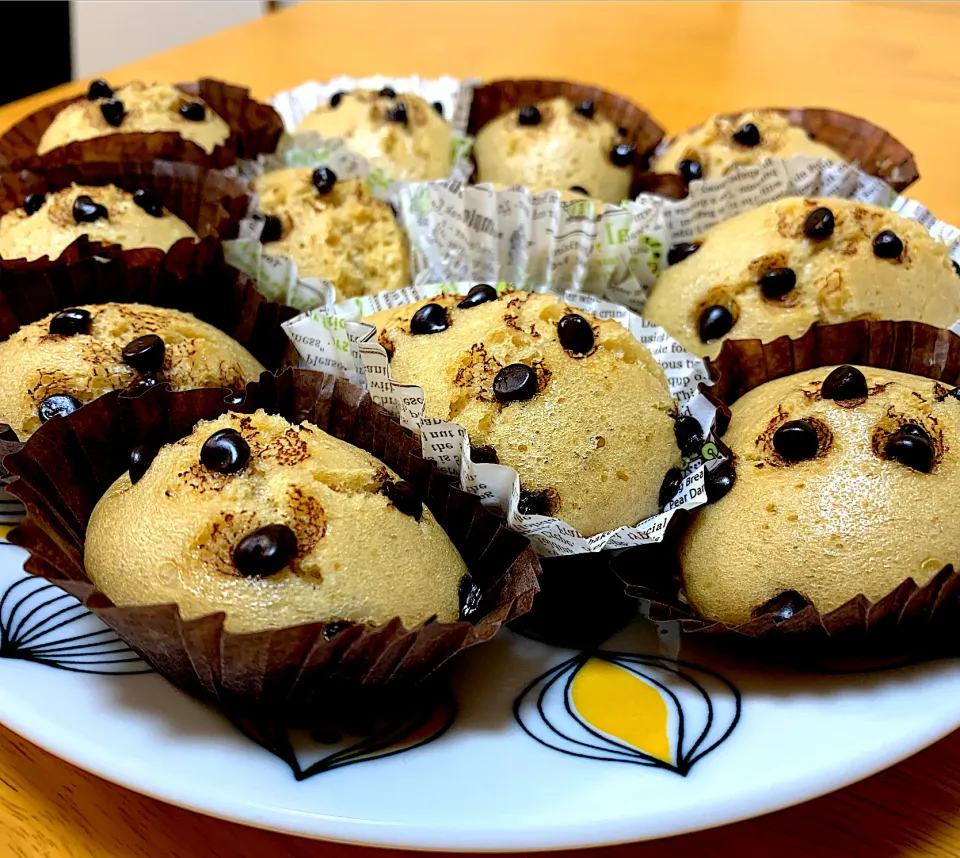 Snapdishの料理写真:コーヒー蒸しパン チョコトッピング♪|ぴーまんさん