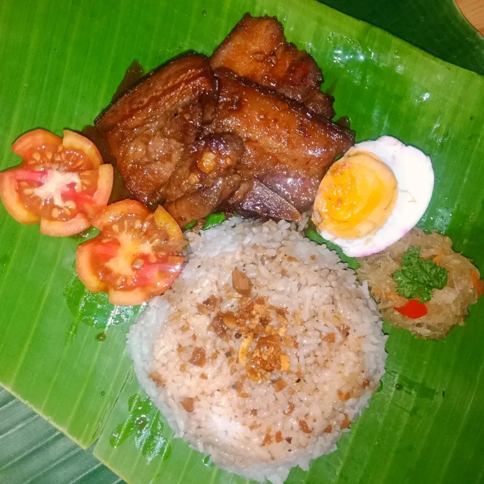 Binalot Meals 
Pork Adobo with salty egg
tomato and atsara :)|Shirly Alegros Bascoさん