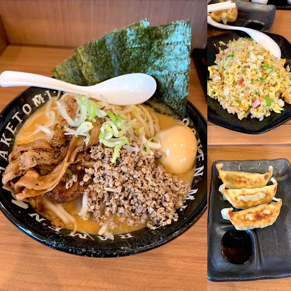 特製ラーメン🍜　半炒飯　餃子🥟|るみおんさん