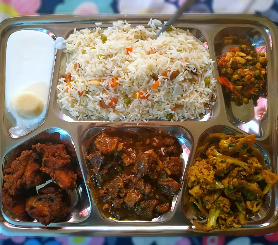 Snapdishの料理写真:Pulao Set|Anuj Ghimireさん