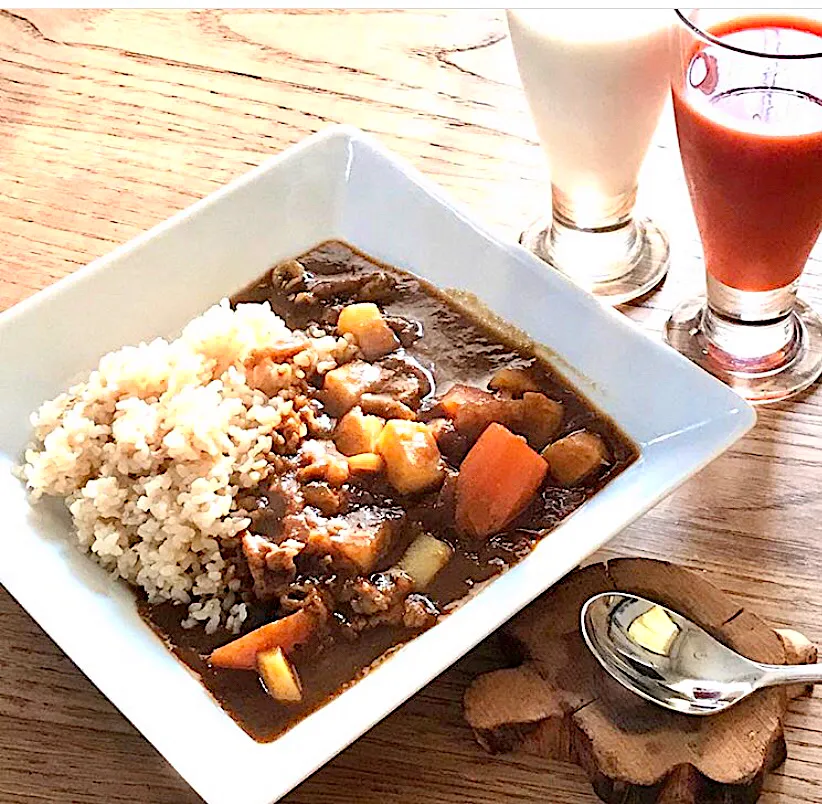 Snapdishの料理写真:カレー玄米ライス🍛たけのこサラダ付|ばくあんしゃさん